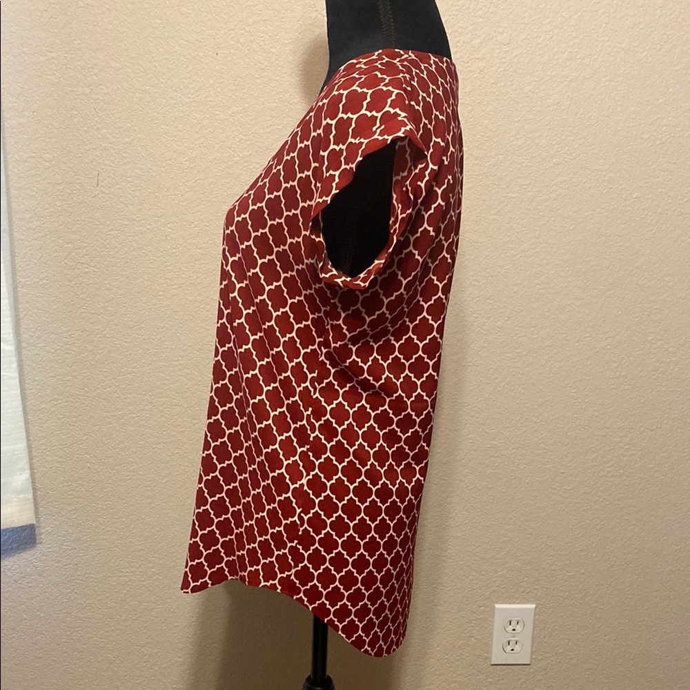 Express Women's Red Patterned Top - Picture 3 of 8
